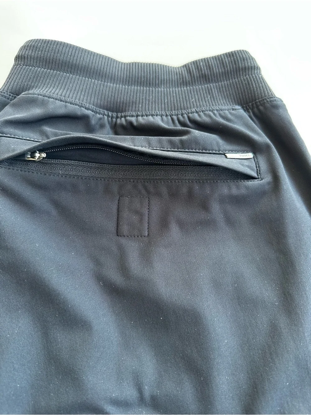 Vuori Meta Jogger Men’s XL Black Performance Track Pants V436